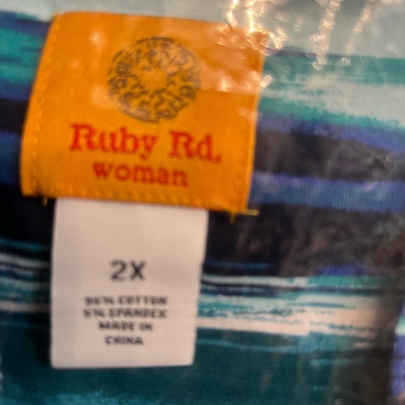 Ladies Tunic Top New in bag opened to take photos 3/4 length sleeves. - Picture 3 of 11